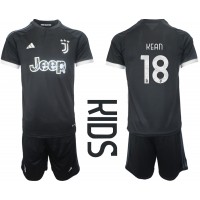 Fotbalové Dres Juventus Moise Kean #18 Dětské Alternativní 2023-24 Krátký Rukáv (+ trenýrky)